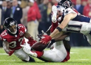 球队高效进攻，破解对手战术成功赢球