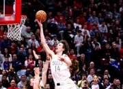 巴特勒惊艳全场，库里助攻爆棚，快船逆转取胜！